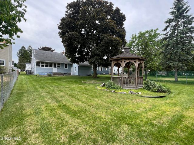 1222 Paul Avenue, Rotterdam, NY 12306