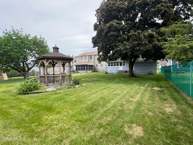 1222 Paul Avenue, Rotterdam, NY 12306