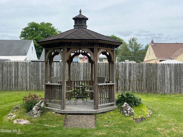 1222 Paul Avenue, Rotterdam, NY 12306