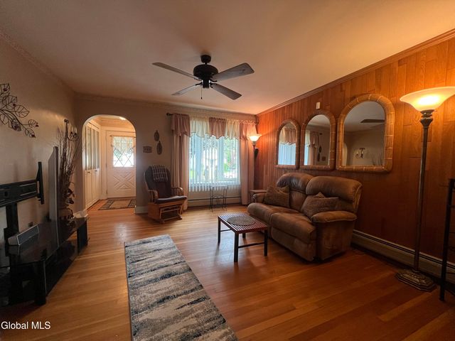 1222 Paul Avenue, Rotterdam, NY 12306