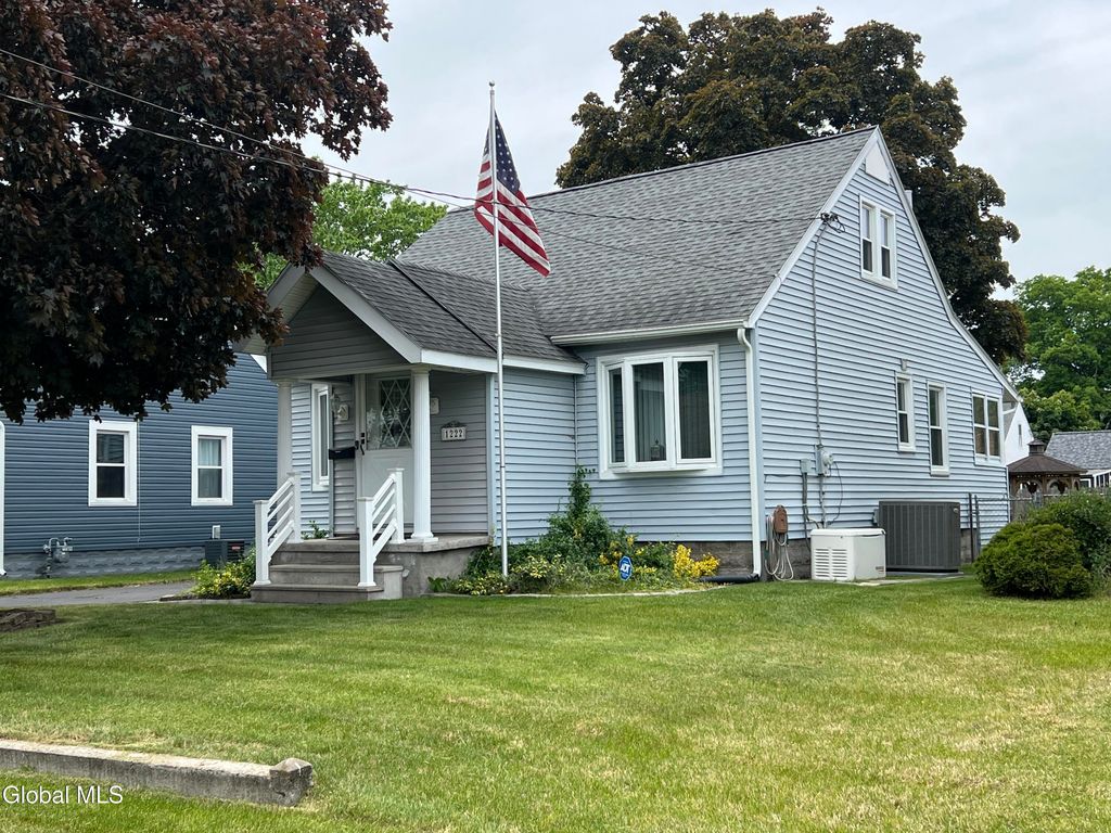 1222 Paul Avenue, Rotterdam, NY 12306