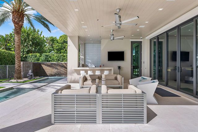 290 S Maya Palm Drive, Boca Raton, FL 33432