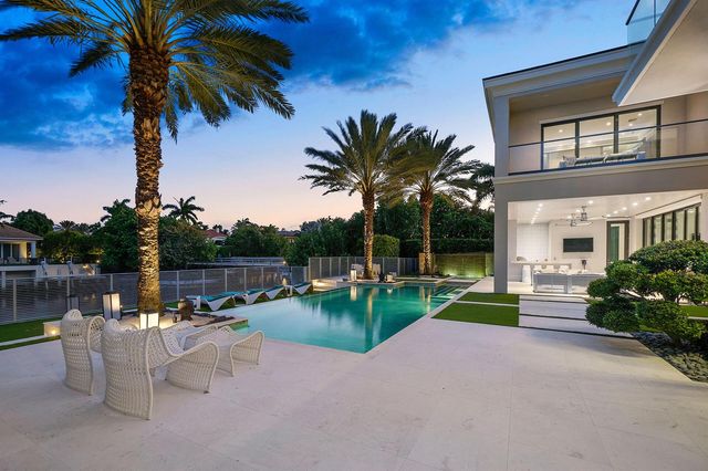 290 S Maya Palm Drive, Boca Raton, FL 33432