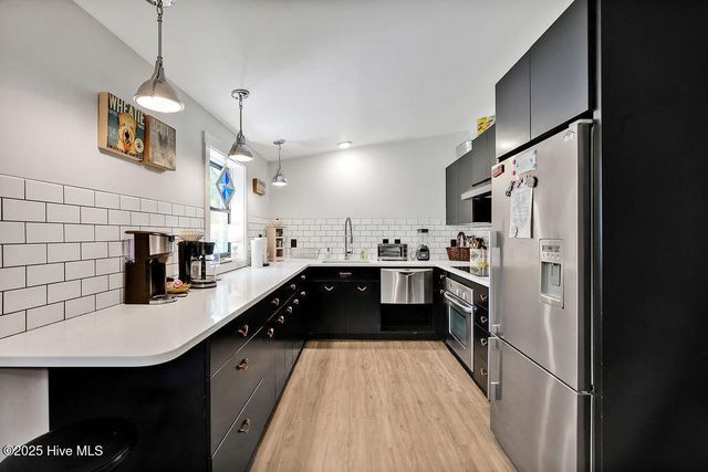 304 E Leonard Street, Southport, NC 28461