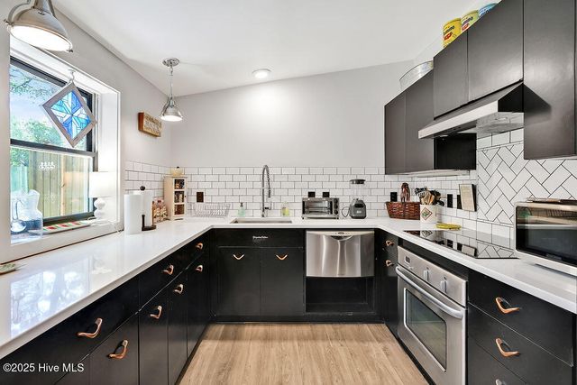 304 E Leonard Street, Southport, NC 28461