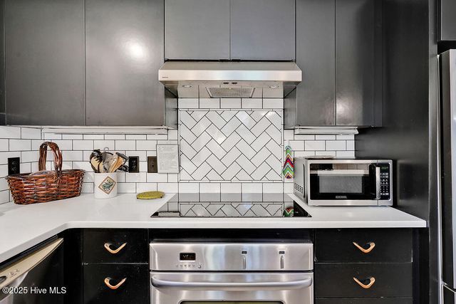 304 E Leonard Street, Southport, NC 28461