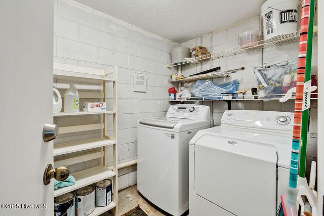 304 E Leonard Street, Southport, NC 28461