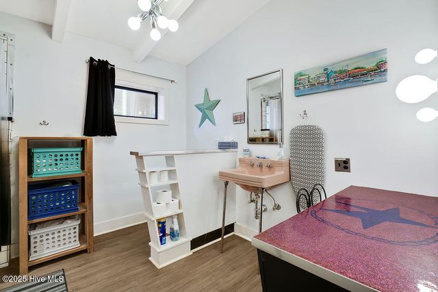 304 E Leonard Street, Southport, NC 28461