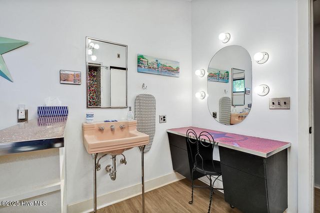 304 E Leonard Street, Southport, NC 28461