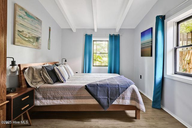 304 E Leonard Street, Southport, NC 28461