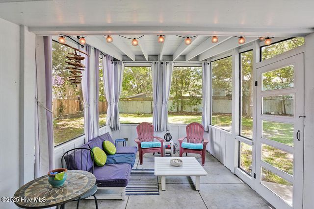 304 E Leonard Street, Southport, NC 28461