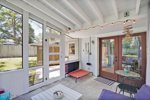 304 E Leonard Street, Southport, NC 28461