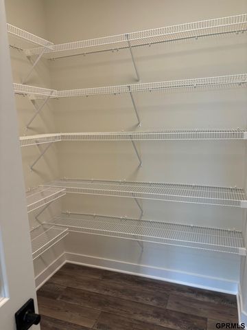 5413 N 190 Street, Elkhorn, NE 68022