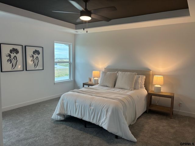 5413 N 190 Street, Elkhorn, NE 68022