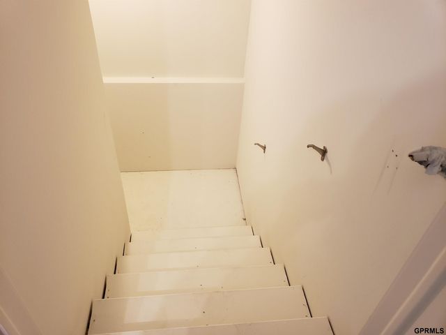 5413 N 190 Street, Elkhorn, NE 68022