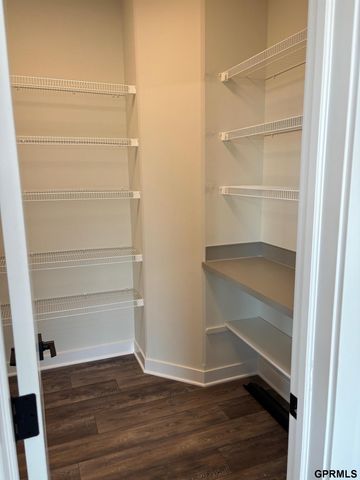 5413 N 190 Street, Elkhorn, NE 68022