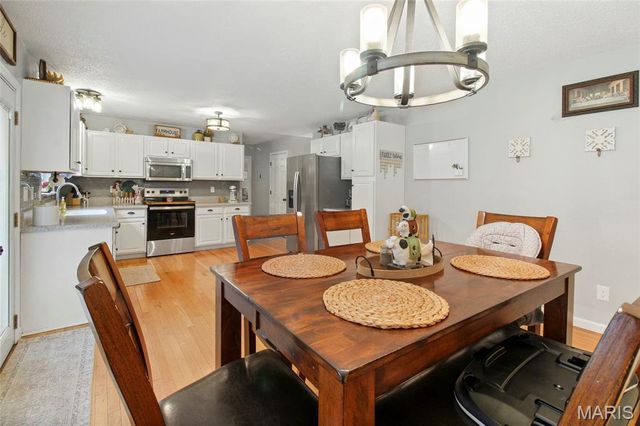 5600 Jenny Lane, Robertsville, MO 63072