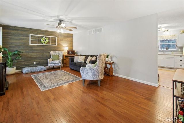 5600 Jenny Lane, Robertsville, MO 63072