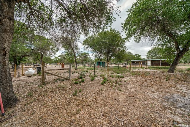 1855 BURR OAK LN, Adkins, TX 78101