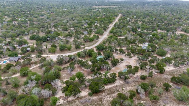 1855 BURR OAK LN, Adkins, TX 78101