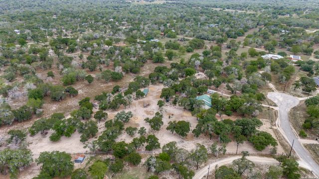 1855 BURR OAK LN, Adkins, TX 78101