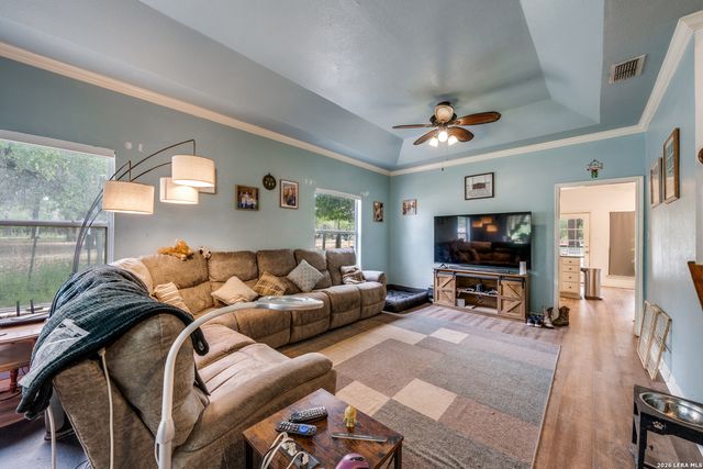 1855 BURR OAK LN, Adkins, TX 78101