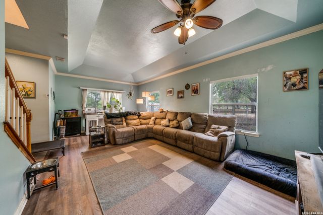 1855 BURR OAK LN, Adkins, TX 78101