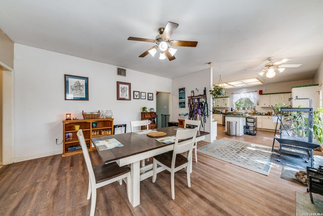 1855 BURR OAK LN, Adkins, TX 78101