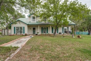 1855 BURR OAK LN, Adkins, TX 78101