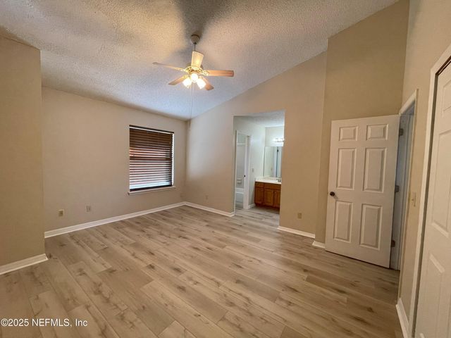 12044 CANDLEWYCK Lane, Jacksonville, FL 32225