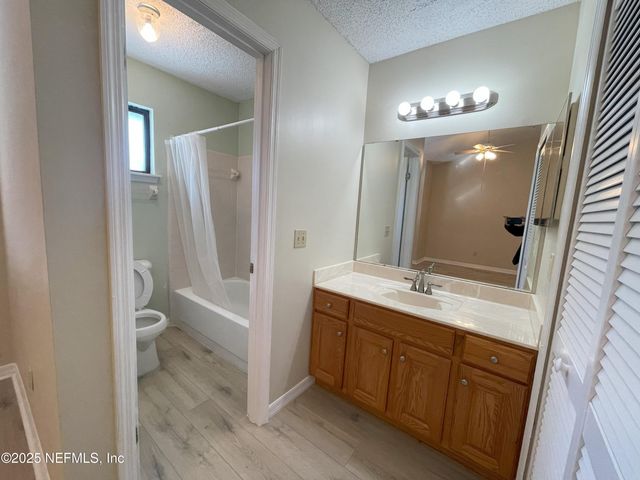 12044 CANDLEWYCK Lane, Jacksonville, FL 32225