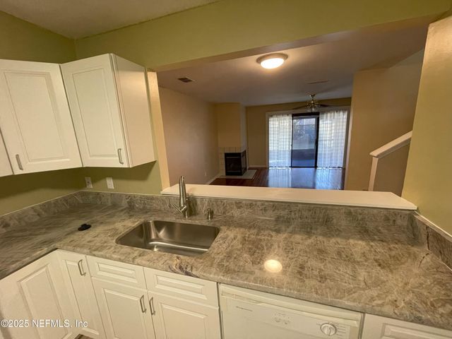 12044 CANDLEWYCK Lane, Jacksonville, FL 32225