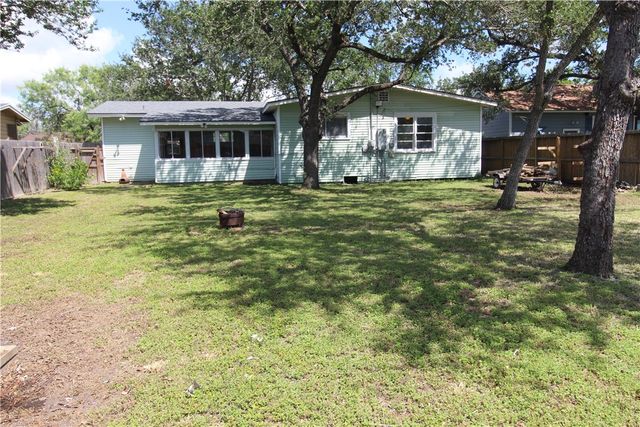 519 Field Ave, Taft, TX 78390