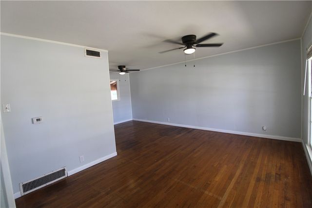519 Field Ave, Taft, TX 78390