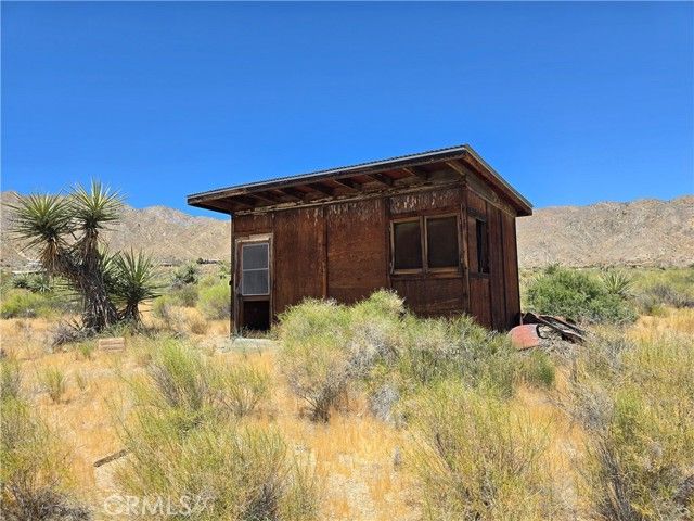 5 Apache, Morongo Valley, CA 92256