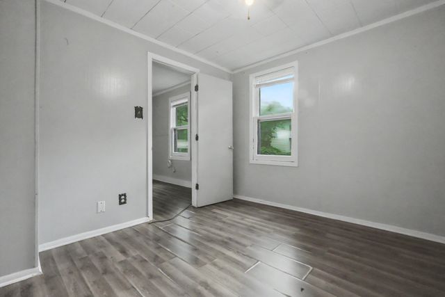 2434 N Pickwick Avenue, Springfield, MO 65803