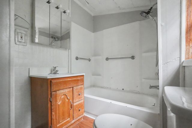 2434 N Pickwick Avenue, Springfield, MO 65803