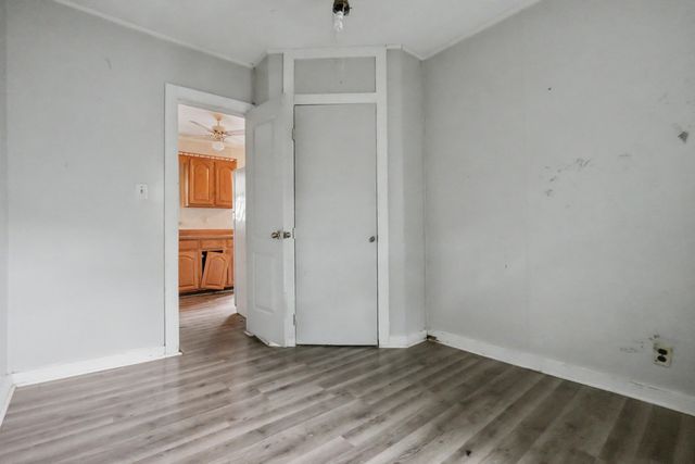 2434 N Pickwick Avenue, Springfield, MO 65803
