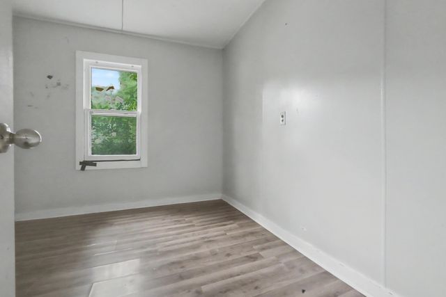 2434 N Pickwick Avenue, Springfield, MO 65803