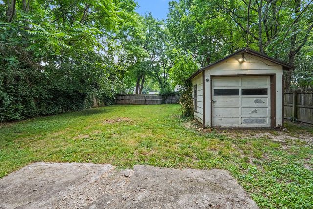 2434 N Pickwick Avenue, Springfield, MO 65803
