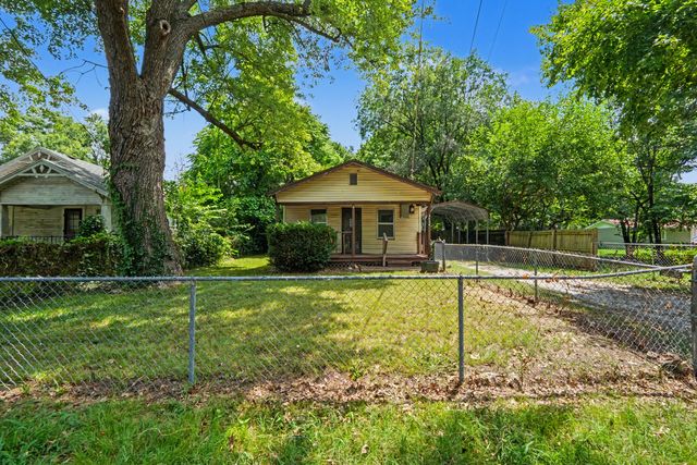 2434 N Pickwick Avenue, Springfield, MO 65803
