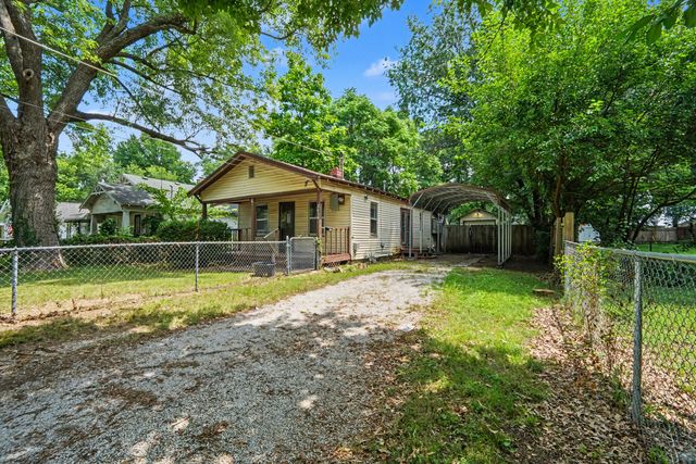 2434 N Pickwick Avenue, Springfield, MO 65803