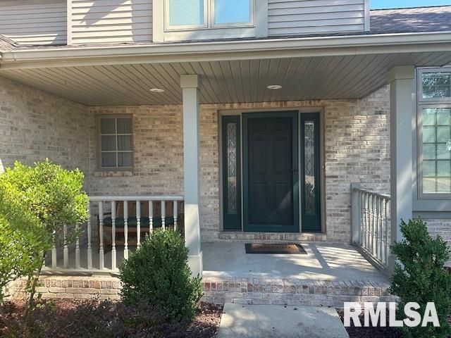 802 E LOCUST Court, Chatham, IL 62629