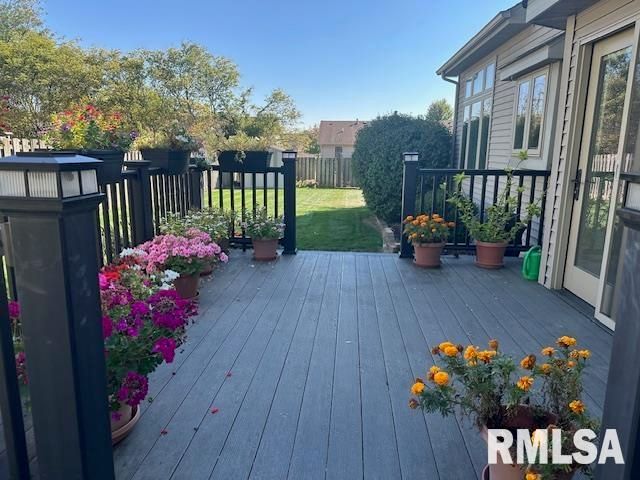 802 E LOCUST Court, Chatham, IL 62629