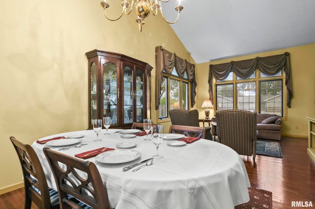 802 E LOCUST Court, Chatham, IL 62629