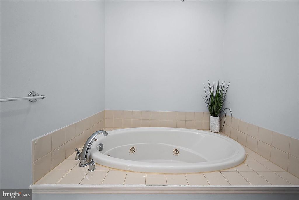 Image 29 of property listing at 200 WICOMICO ST #305, Ocean City, MD 21842