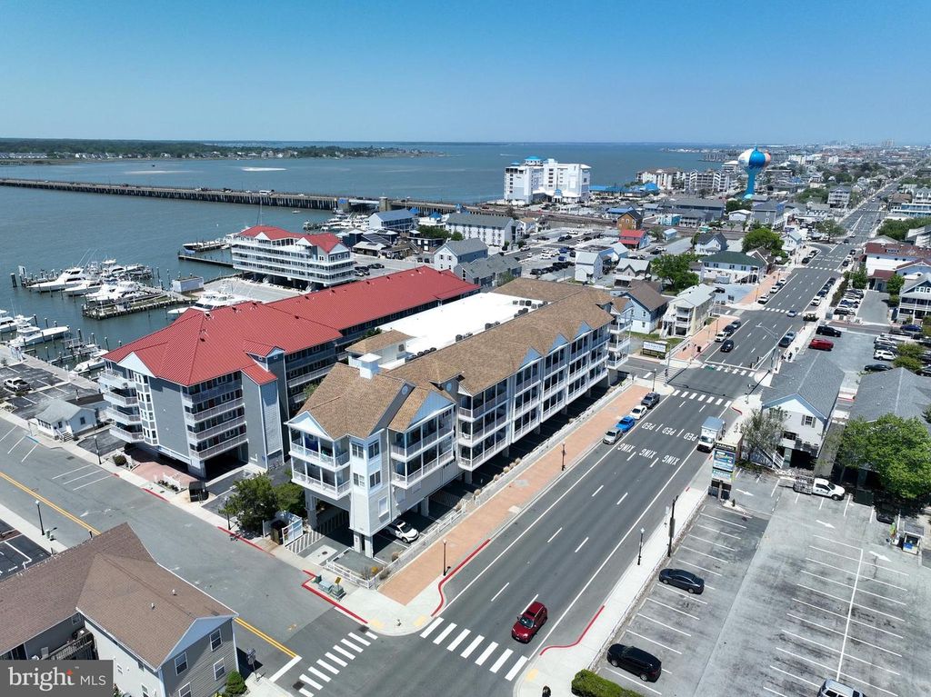 Image 3 of property listing at 200 WICOMICO ST #305, Ocean City, MD 21842