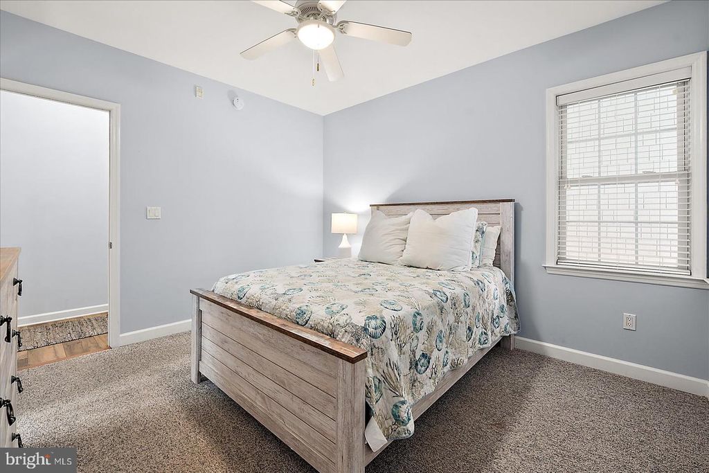 Image 32 of property listing at 200 WICOMICO ST #305, Ocean City, MD 21842