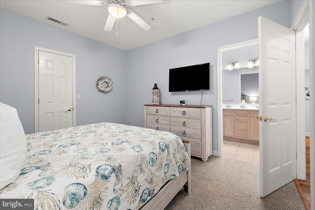 Image 34 of property listing at 200 WICOMICO ST #305, Ocean City, MD 21842