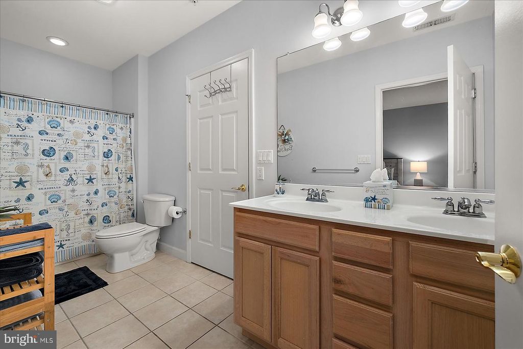 Image 35 of property listing at 200 WICOMICO ST #305, Ocean City, MD 21842